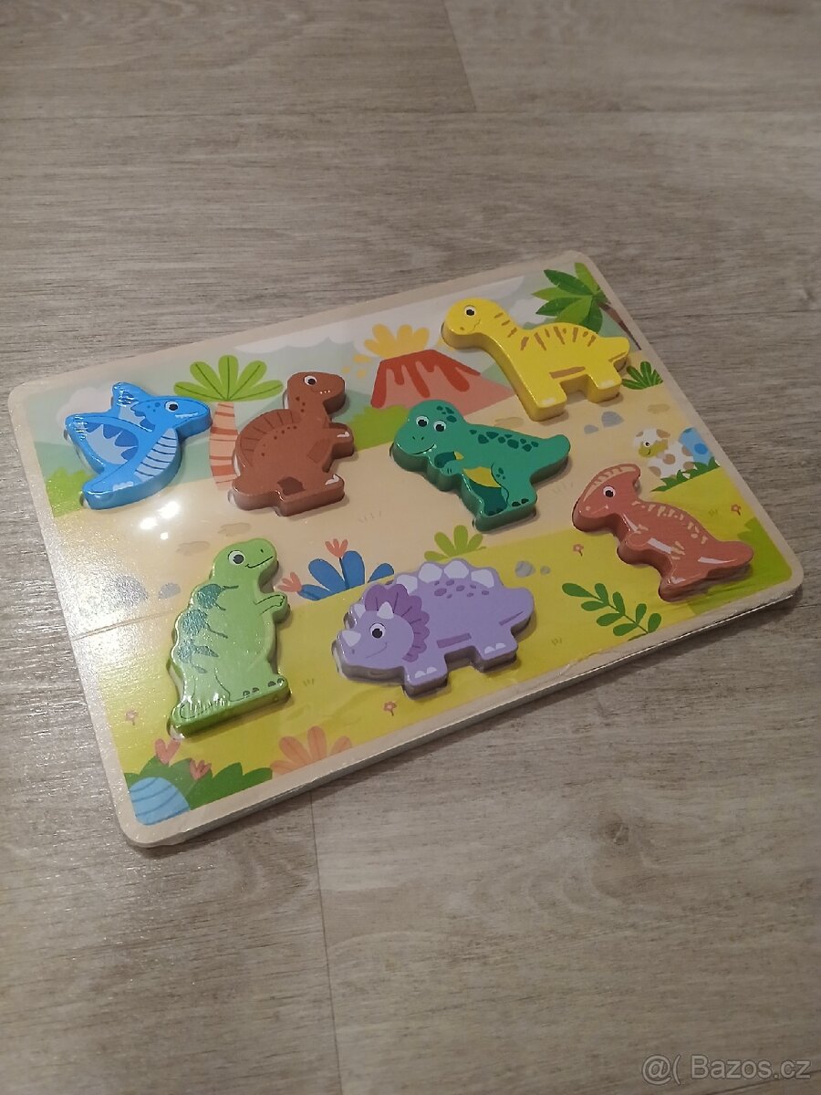 Dřevěná vkladacka Dino