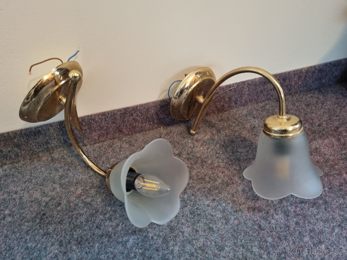 Prodám 2x bronzovou nástěnnou lampu