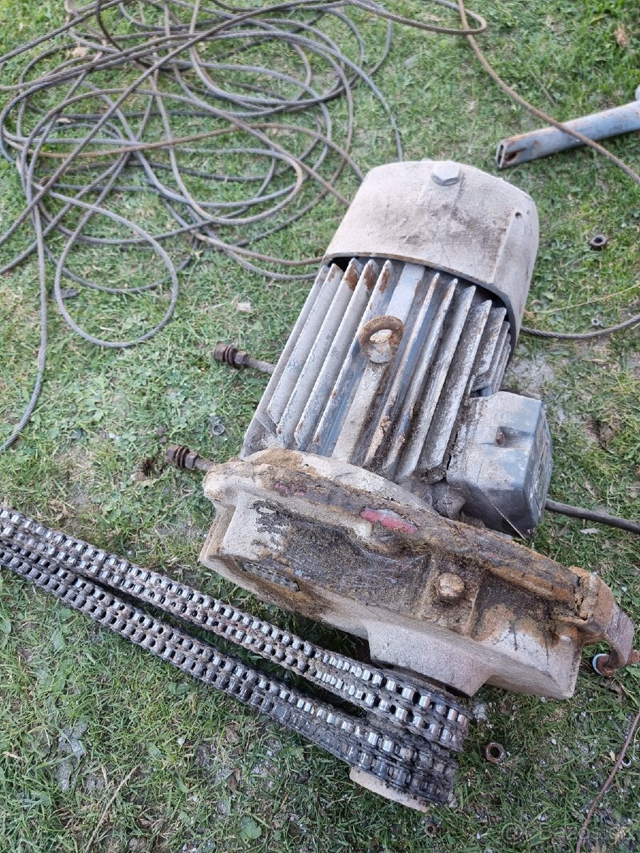 Elektromotor s převodovkou