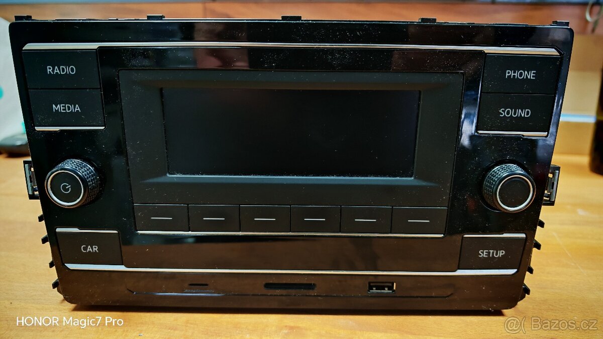 Rádio originál VW z T6. 1