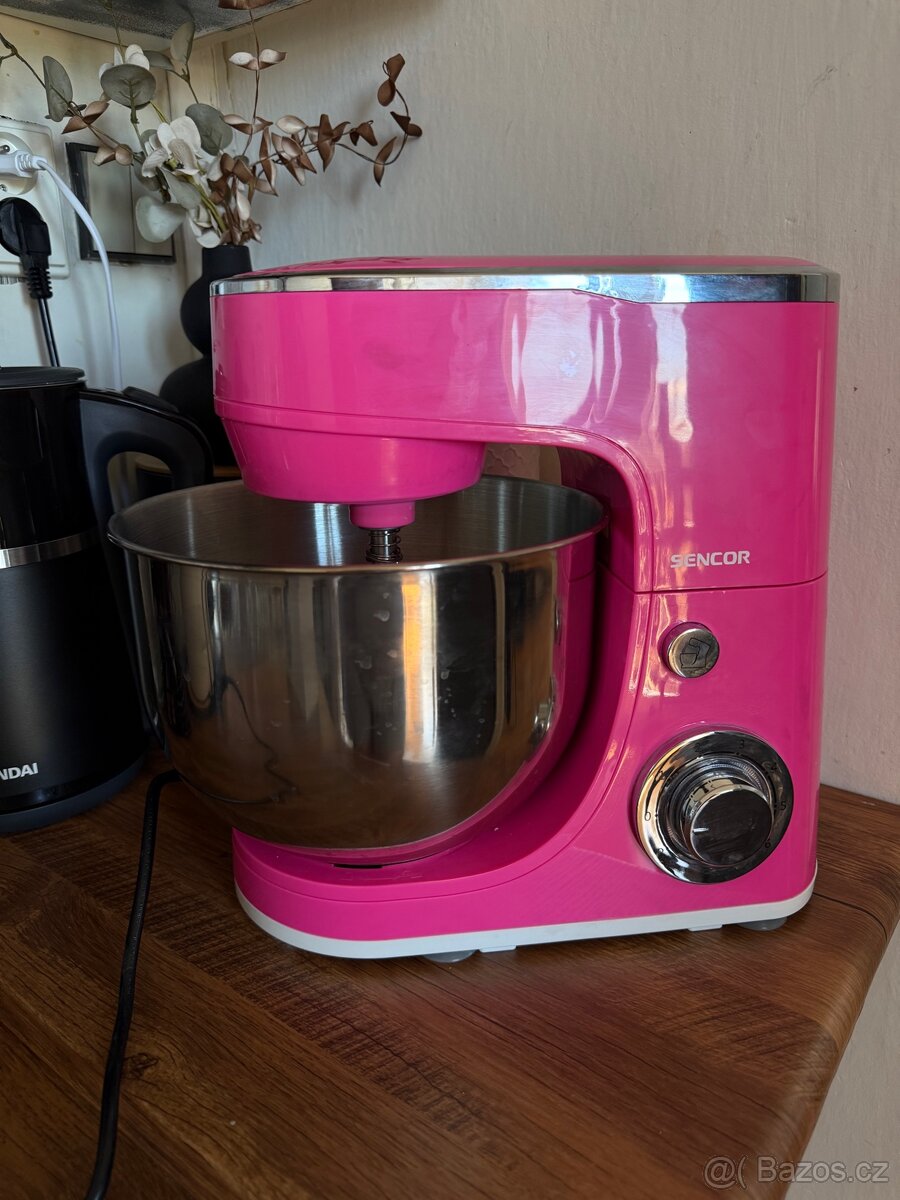 Kuchyňský robot - STM 3638RS