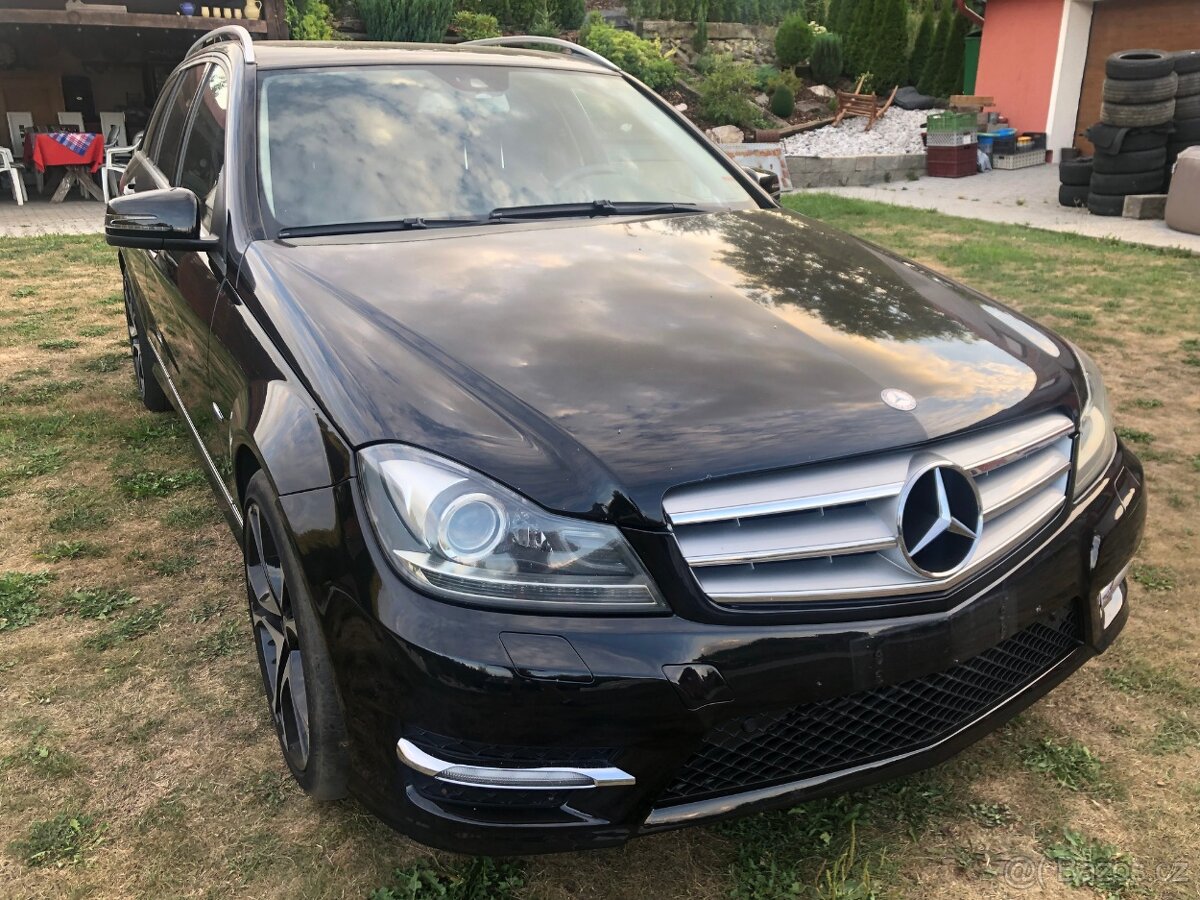 Mercedes-Benz C 220CDI AMG paket,2012,Manuál,Tažné