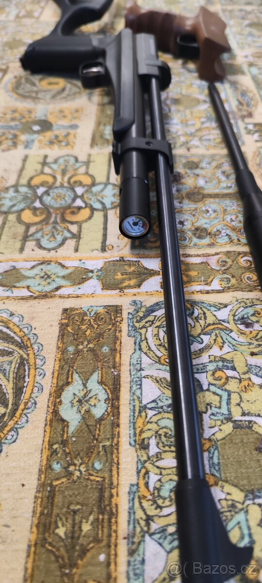 PCP  PP800R +kolimátor Vector Optics