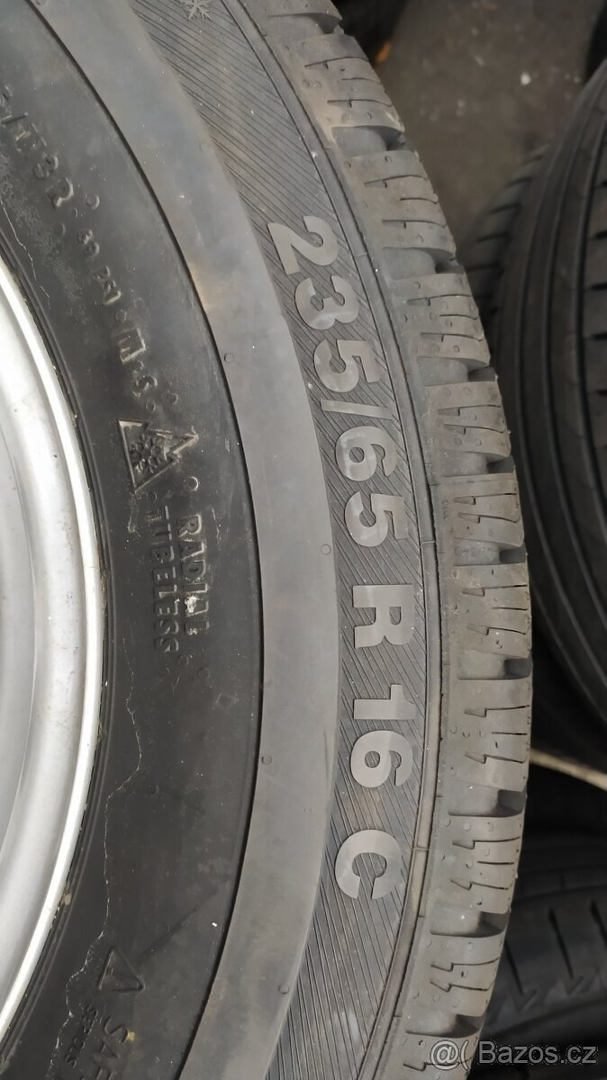 235/65R16C zimní Barum
