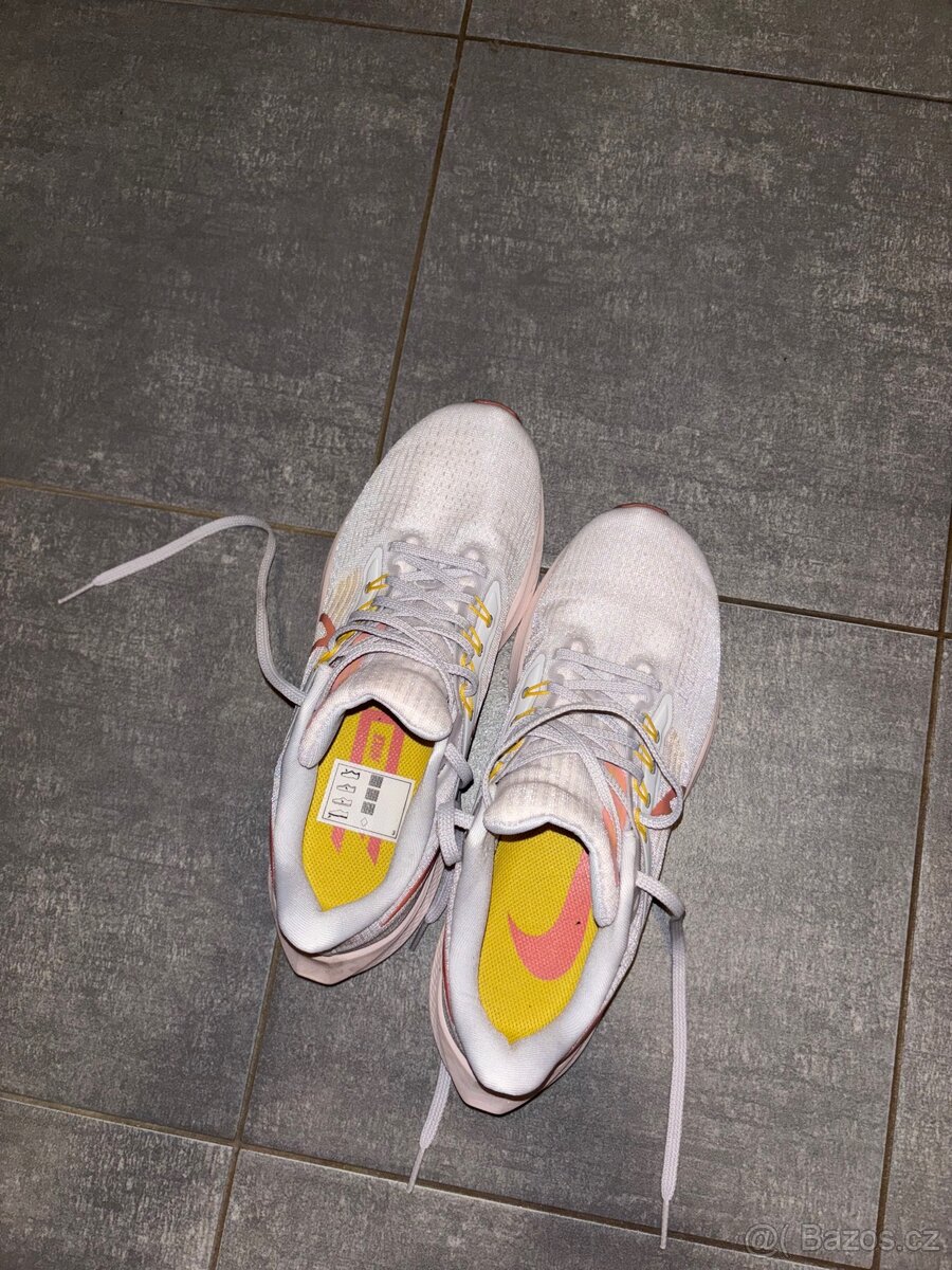 Běžecké boty Nike Air Zoom Pegasus 39 Dámské vel. 39