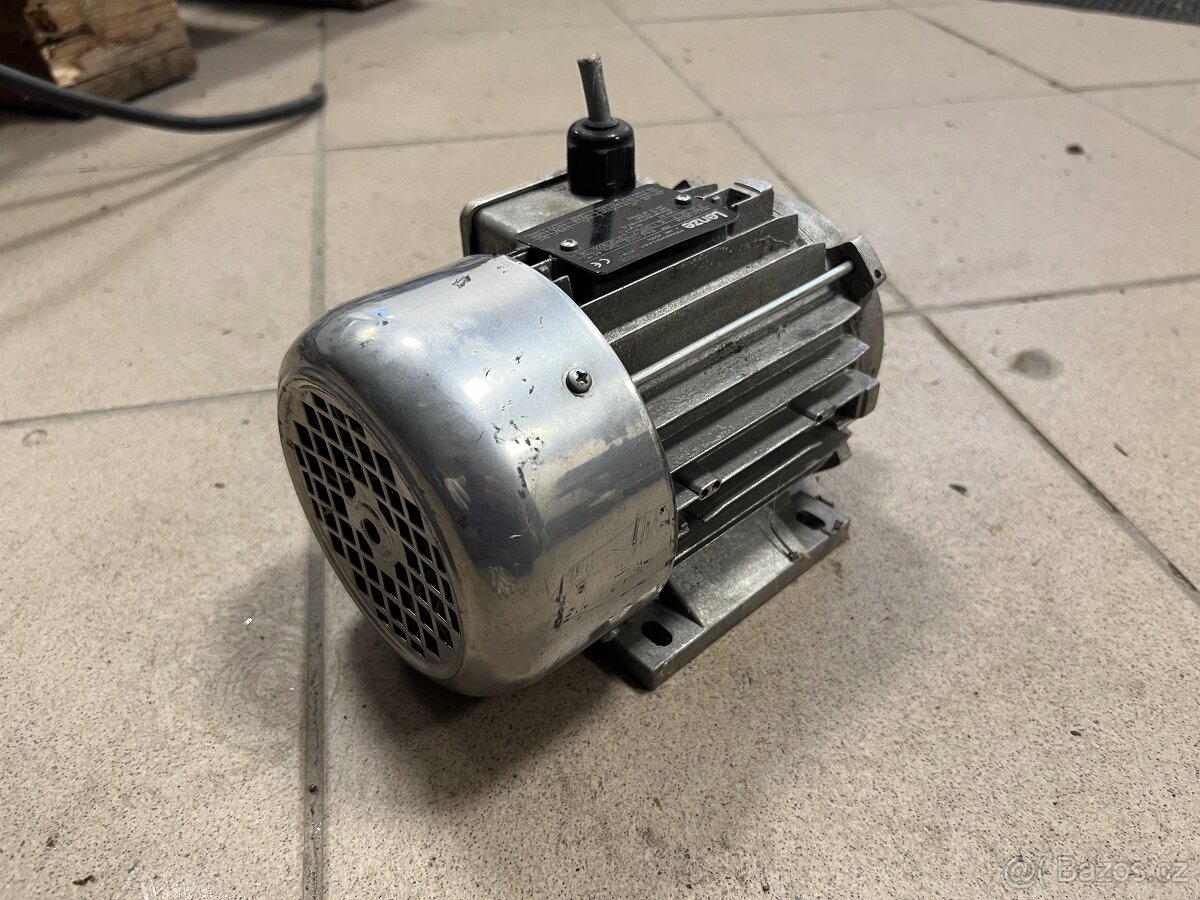 Elektromotor Lenze MDERAXX063-32