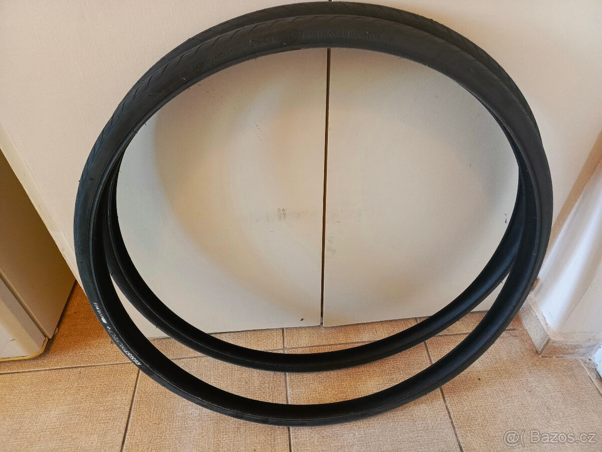 pláště Triban Protect 700 × 28 s pevnou patkou