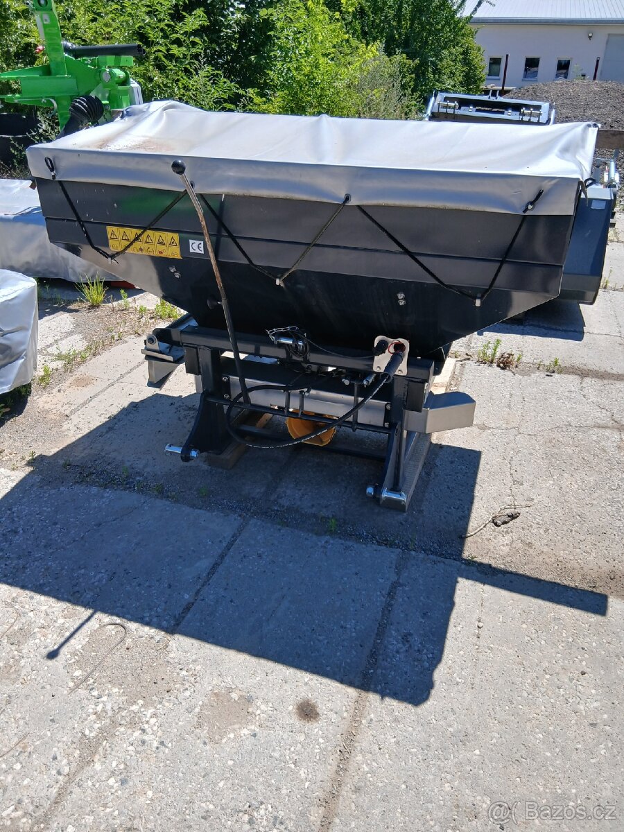 Rozmetadlo AGRO TOM