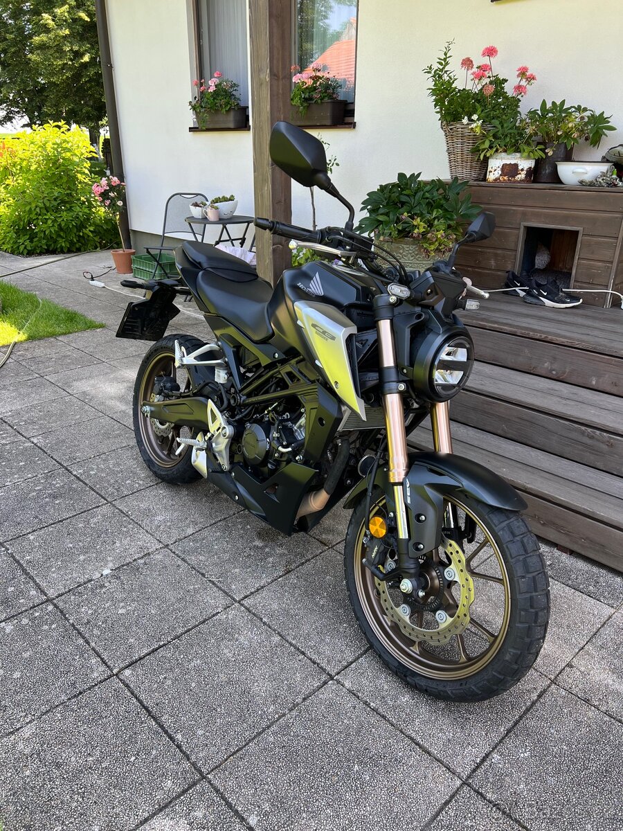 Honda cb125r