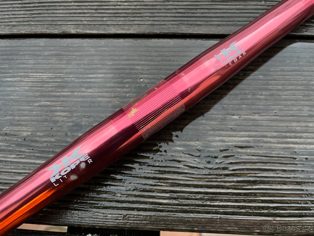 Řídítka Kore 580mm neseříznutá červený elox MTB retro