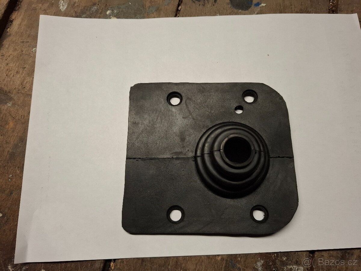 Průchodka řadící tyče ŠKODA 100, 110r a 1000MB