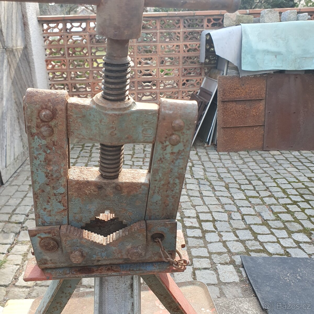 prodám instalatérský svěrák