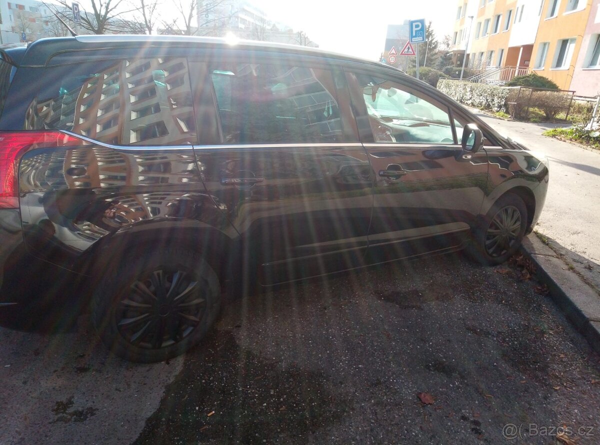 Peugeot 5008 1.6 benzín 115 kw
