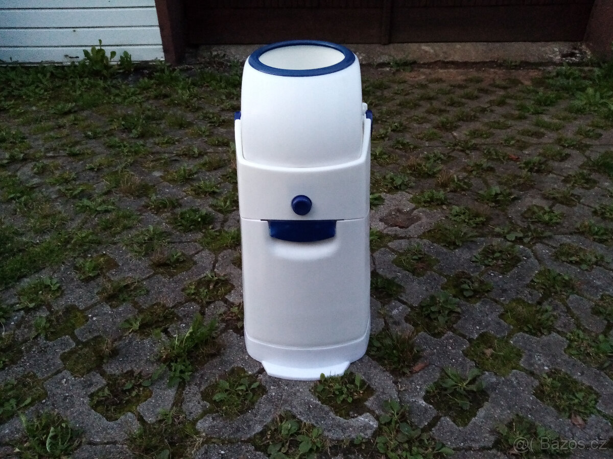 Bezzápachový odpadkový koš na pleny