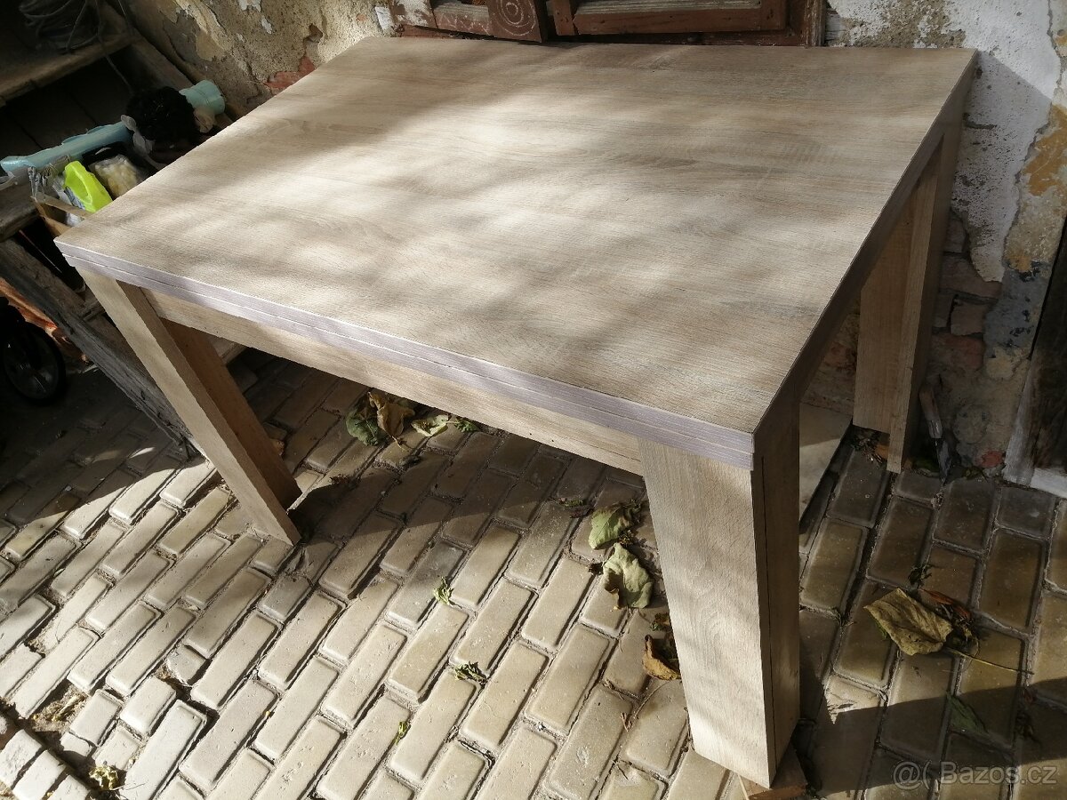 Kuchyňský stůl 120x81cm lamino