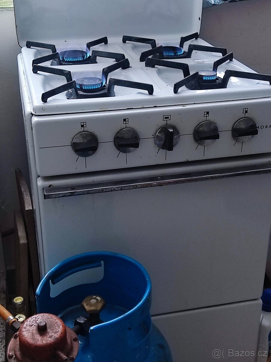 Prodám Plynový sporák na PB + 10kg bomba