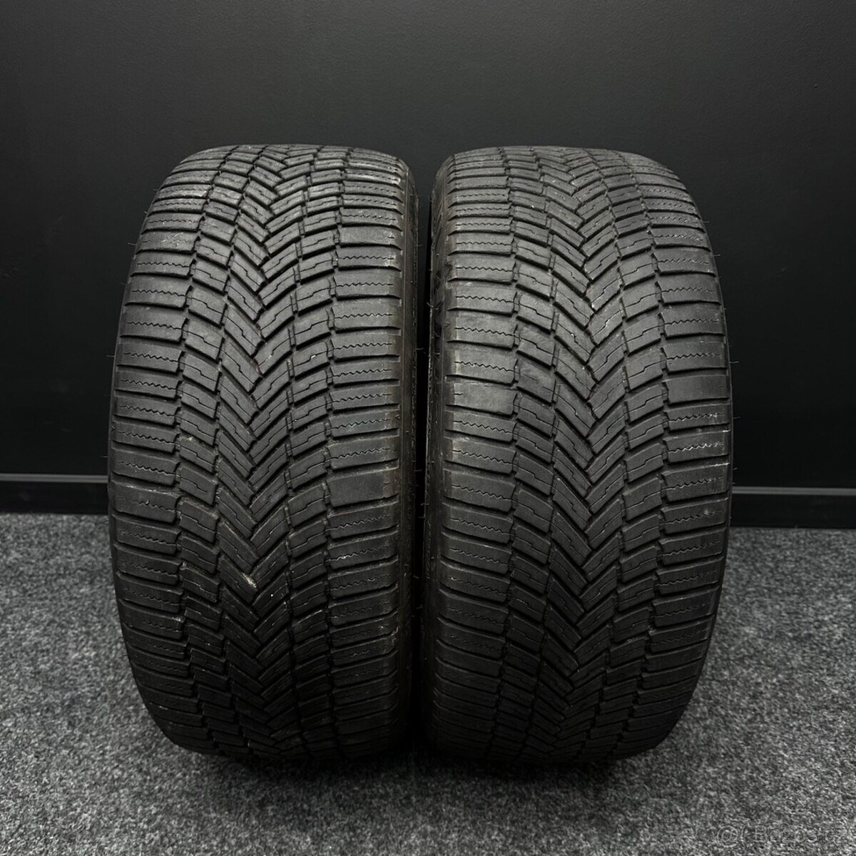 2ks pneu Bridgestone 225/40/19 93Y