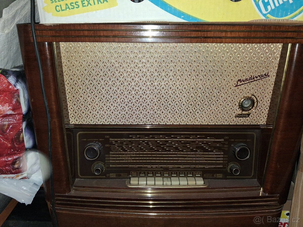 Lampové rádio Stradivari 11E91-3D Export Stern radio