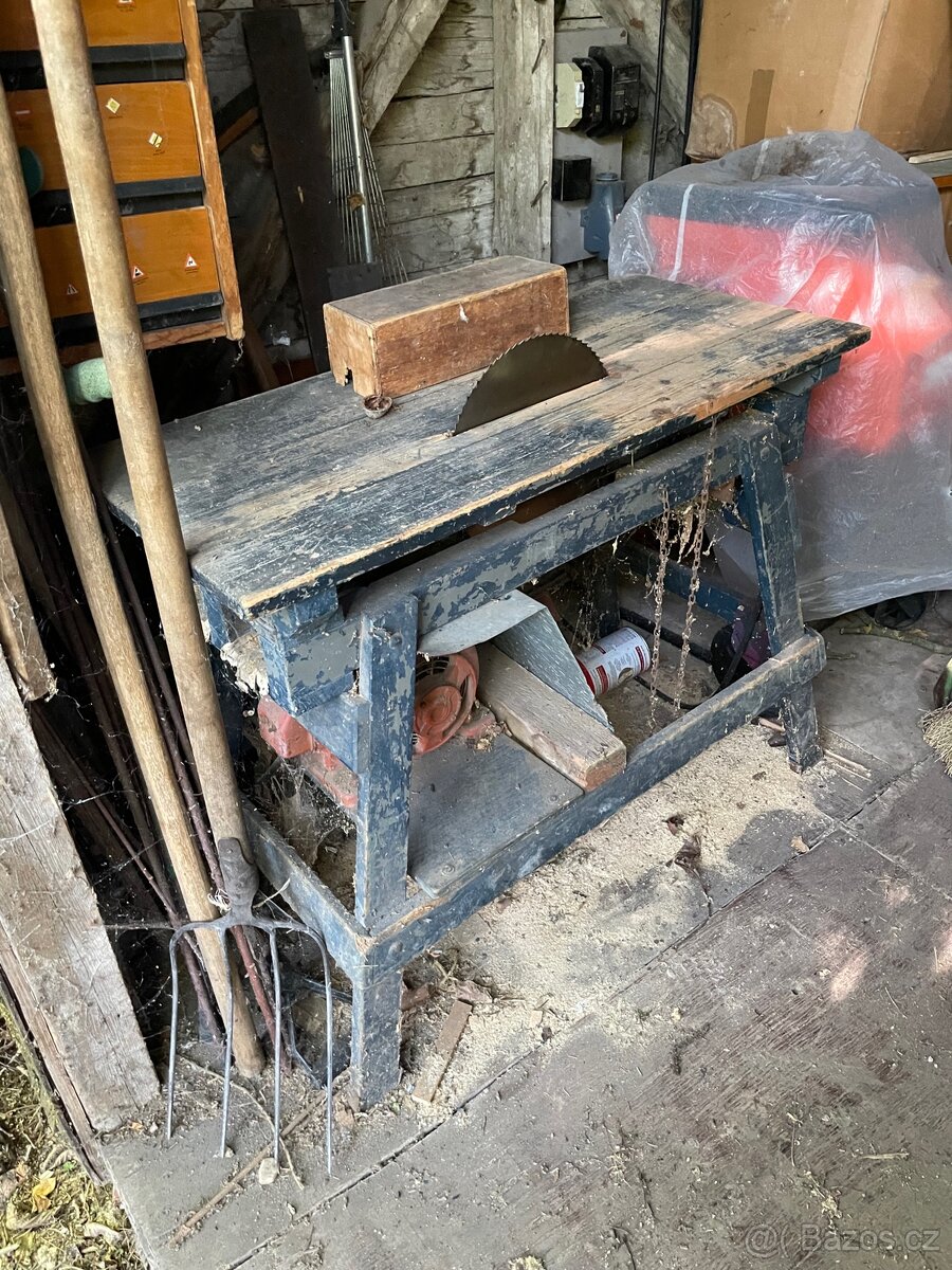 Kotoučová pila ( cirkulárka ) a hoblovka ( srovnávačka )