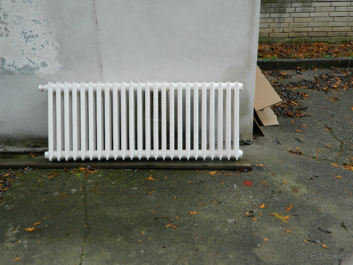 Prodám litinový radiátor 150cm x 60cm x 16cm