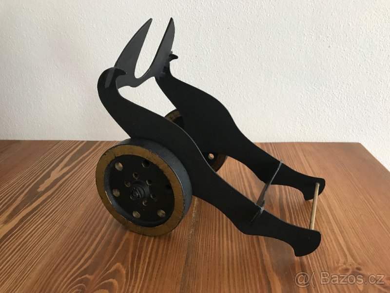 Stojan na láhev vína