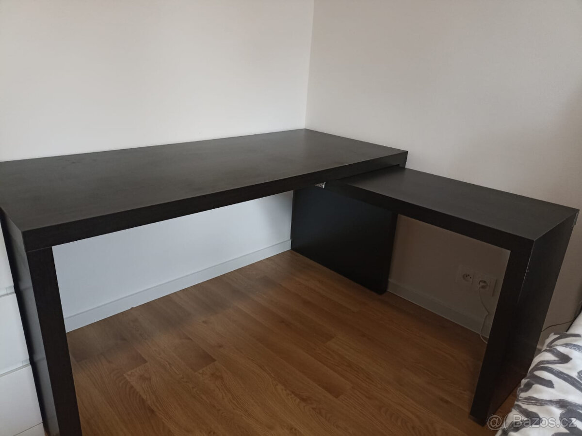 MALM psací stůl (černý)
