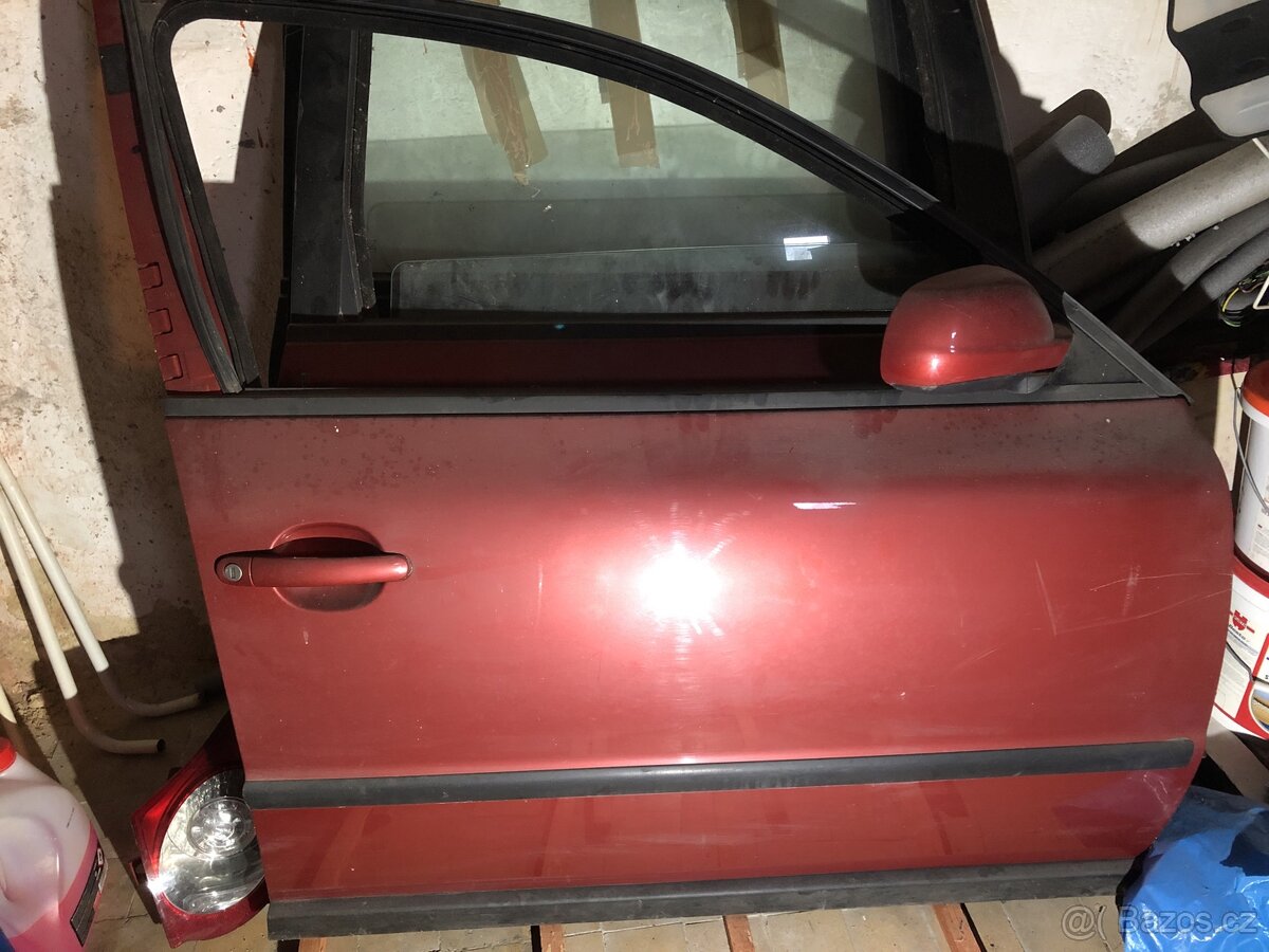 Vw Passat B5 1998-2004 dveře pravé přední , zámek kapoty