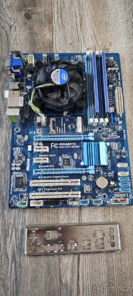 Gigabite GA -Z77 - DS3H
