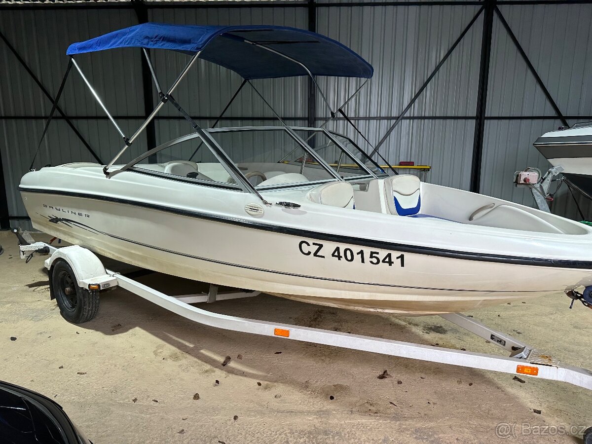 Motorový clun Bayliner 175