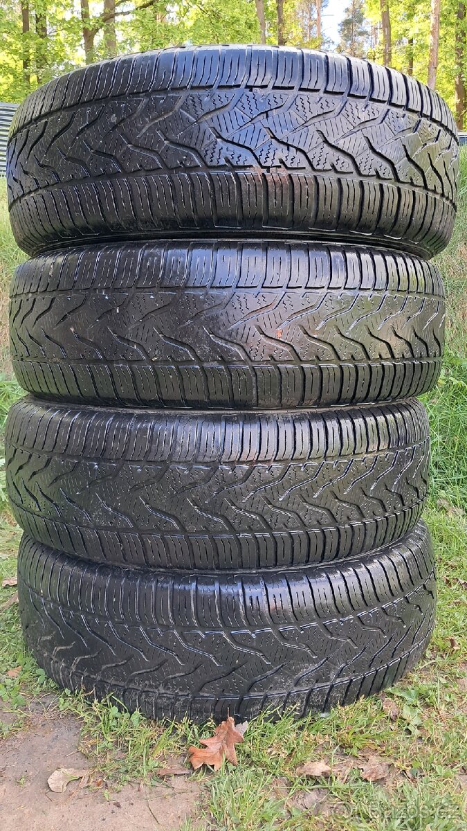 sada celoročních pneu Barum Quartaris 225/65 R17