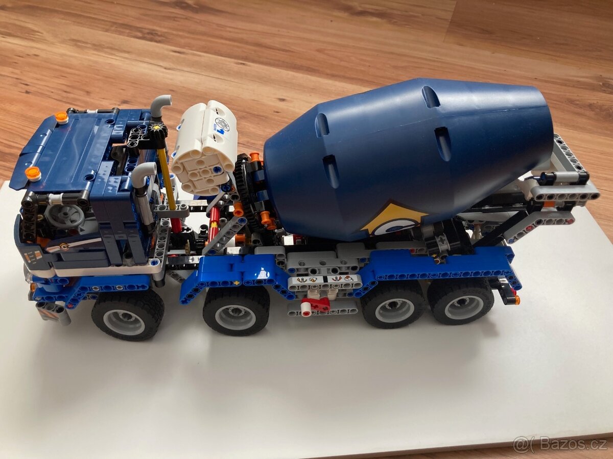 Lego technic domíchávač