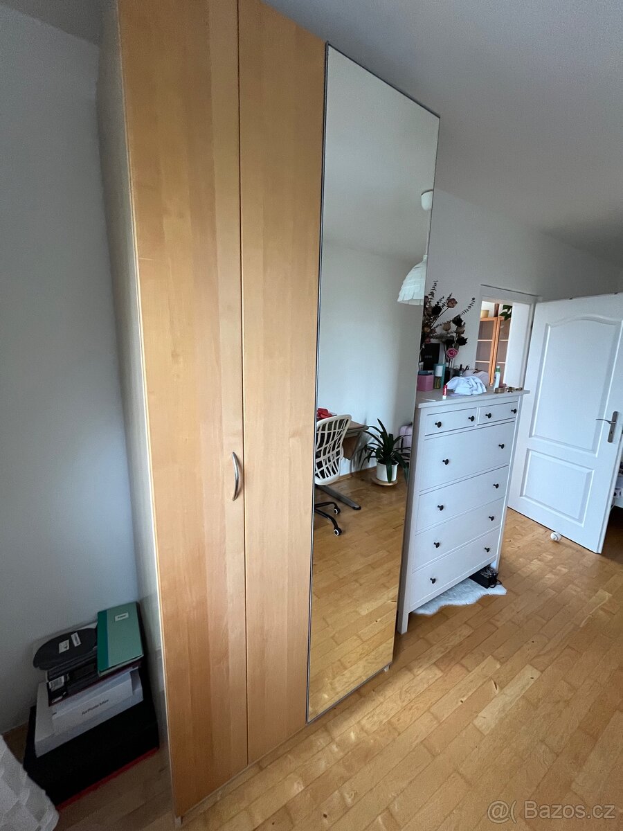 Šatní skříň