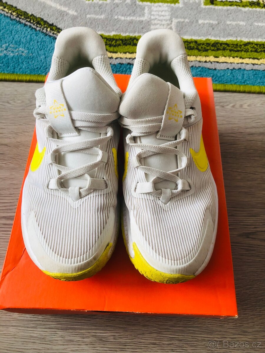 Dětské boty Nike runner - bílé