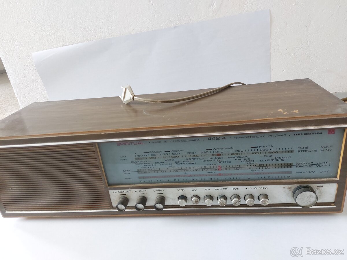 Retro rádio TESLA 442A Spiritual – vintage kousek