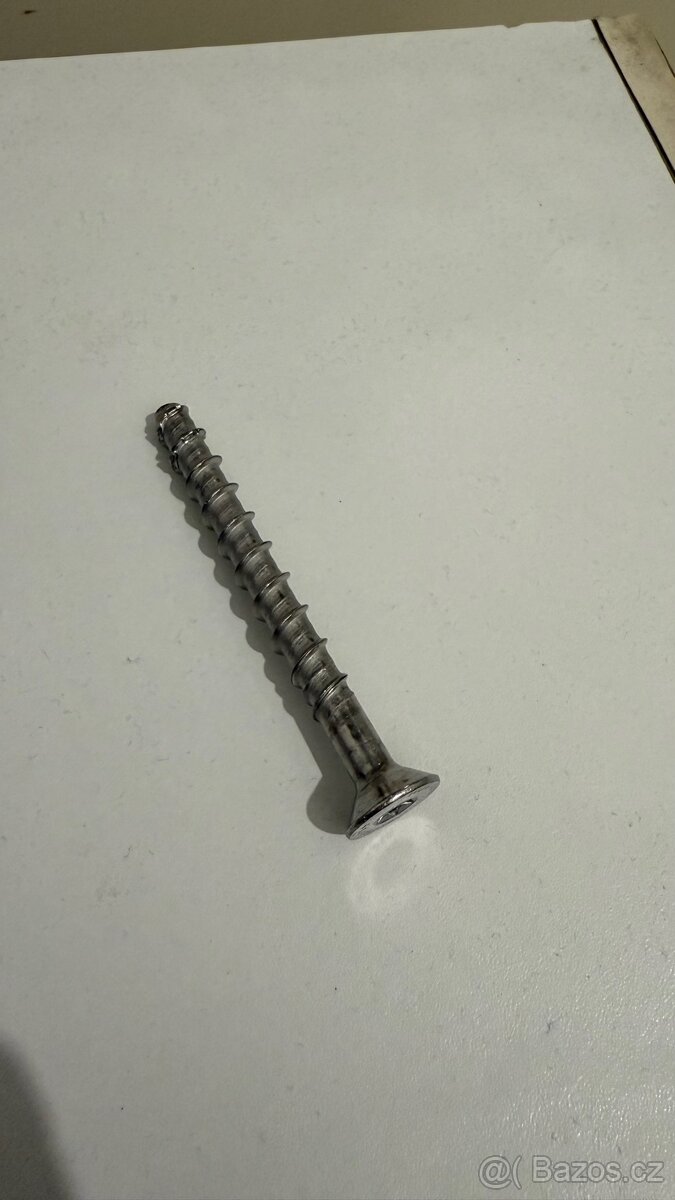 Nerezový upevňovací šroub Hilti