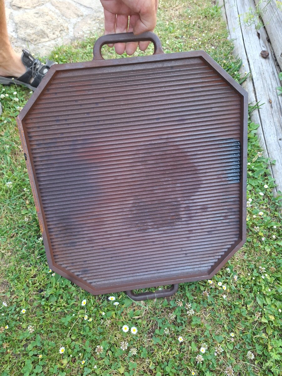Litinový rošt na gril