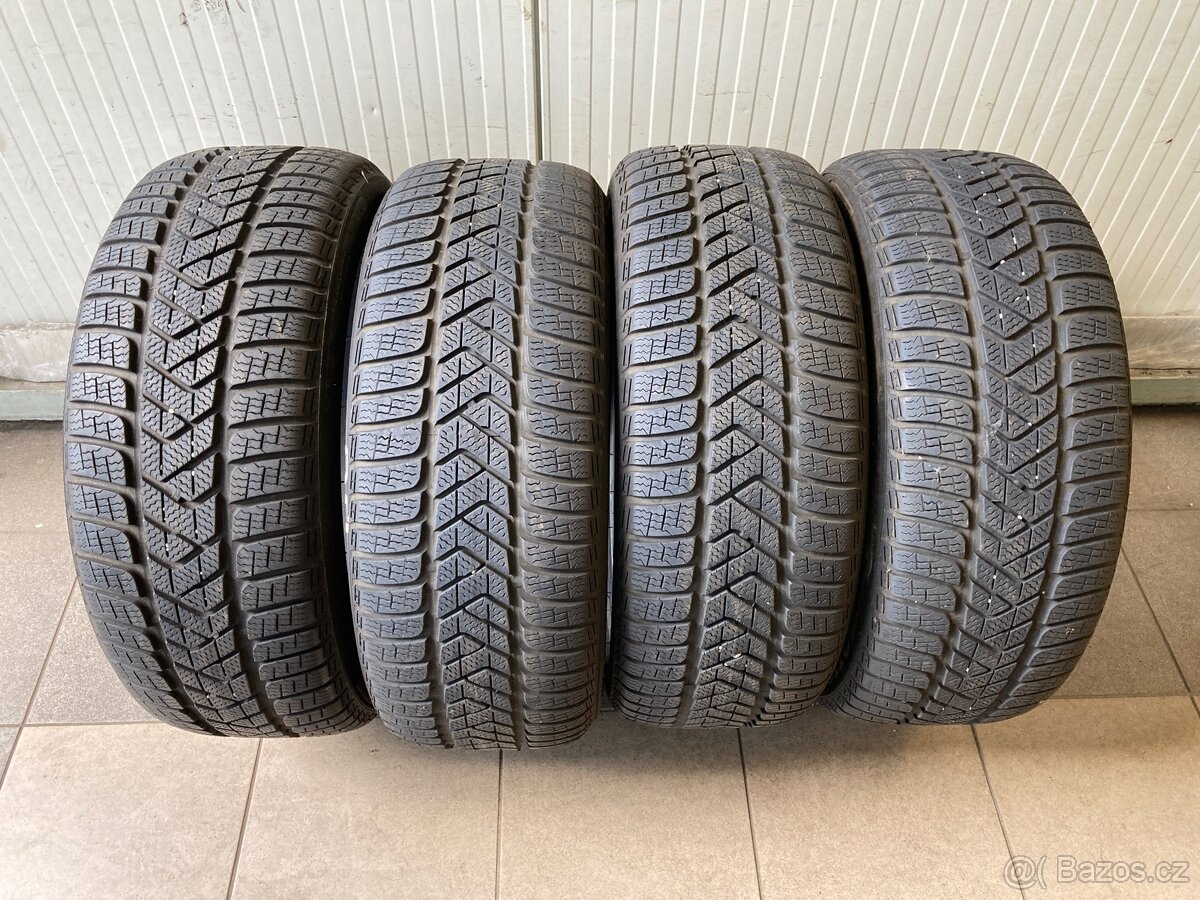 Zimní pneumatiky 225/45/18 XL Pirelli