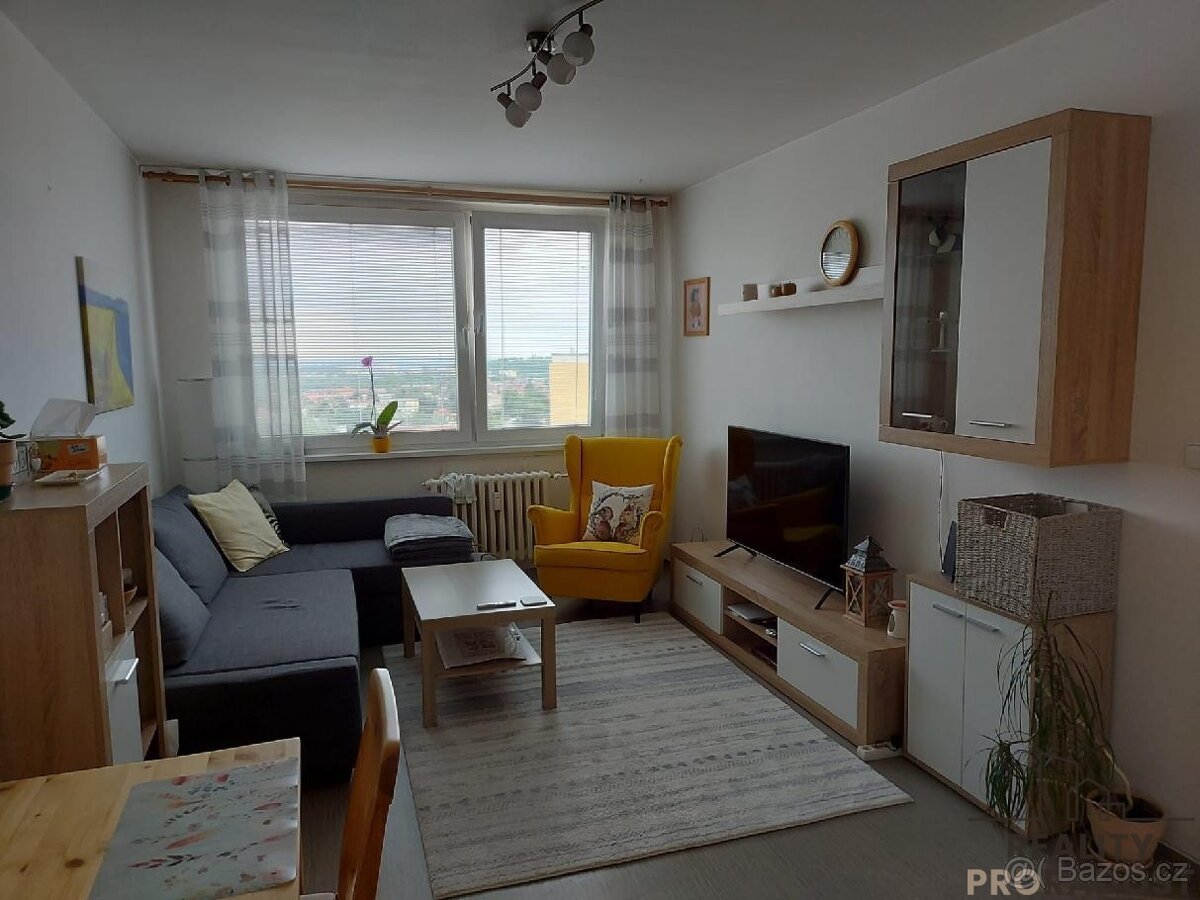 Pronájem bytu 2+kk (44 m2), ul. Ciolkovského, Praha 6 - Ruzy