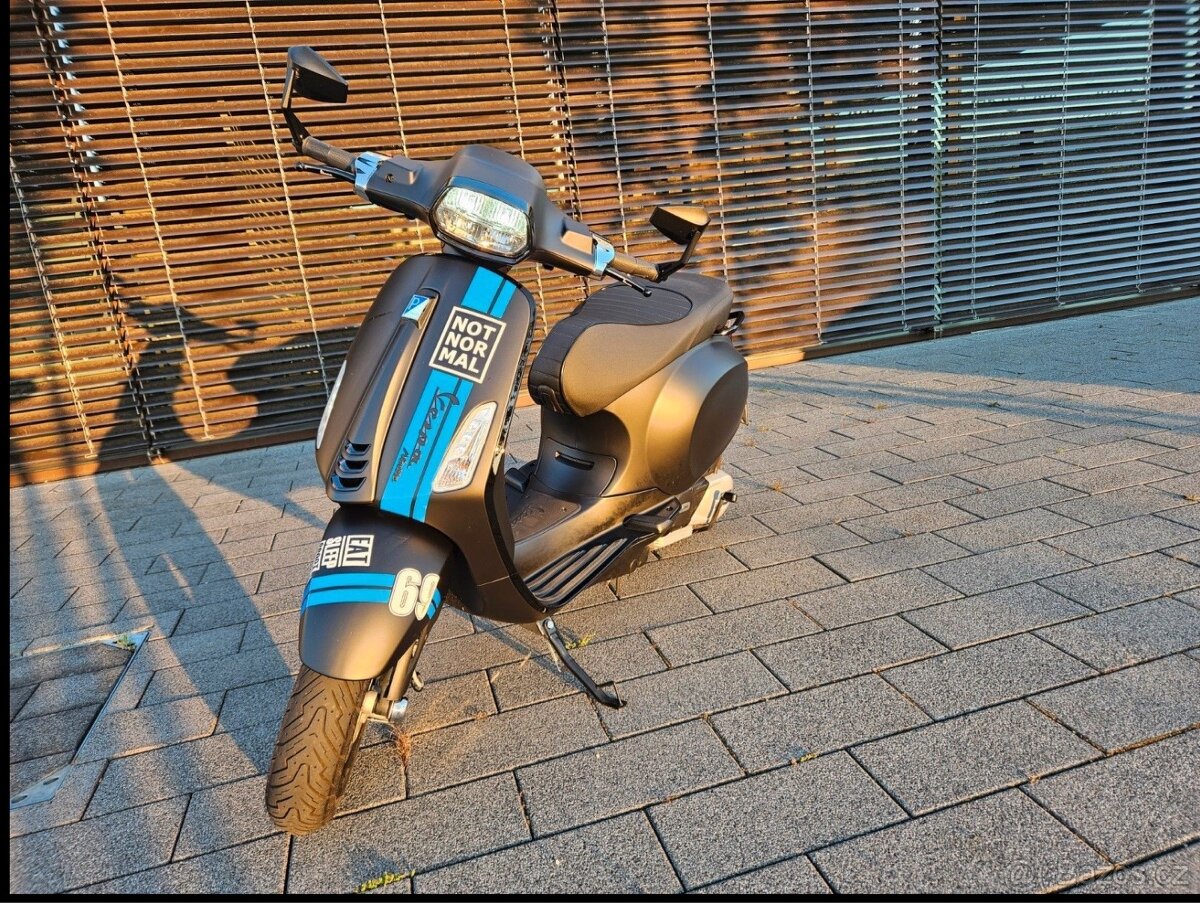 Vespa Sprint 125 ABS Notte. 2169km. TOP, unikát. 11Ps