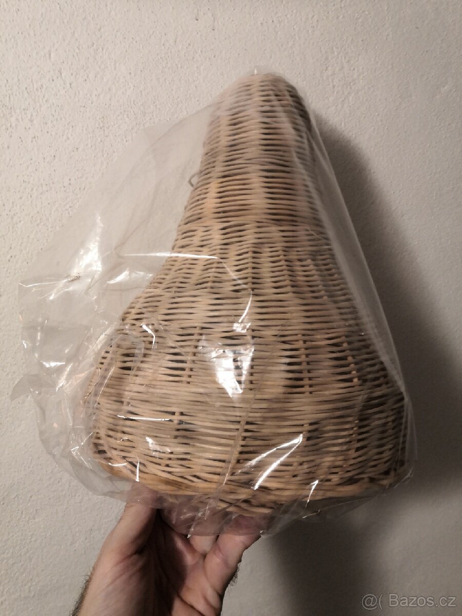 Proutěné stínítko, nové nepouzite, zabaleno SLEVA