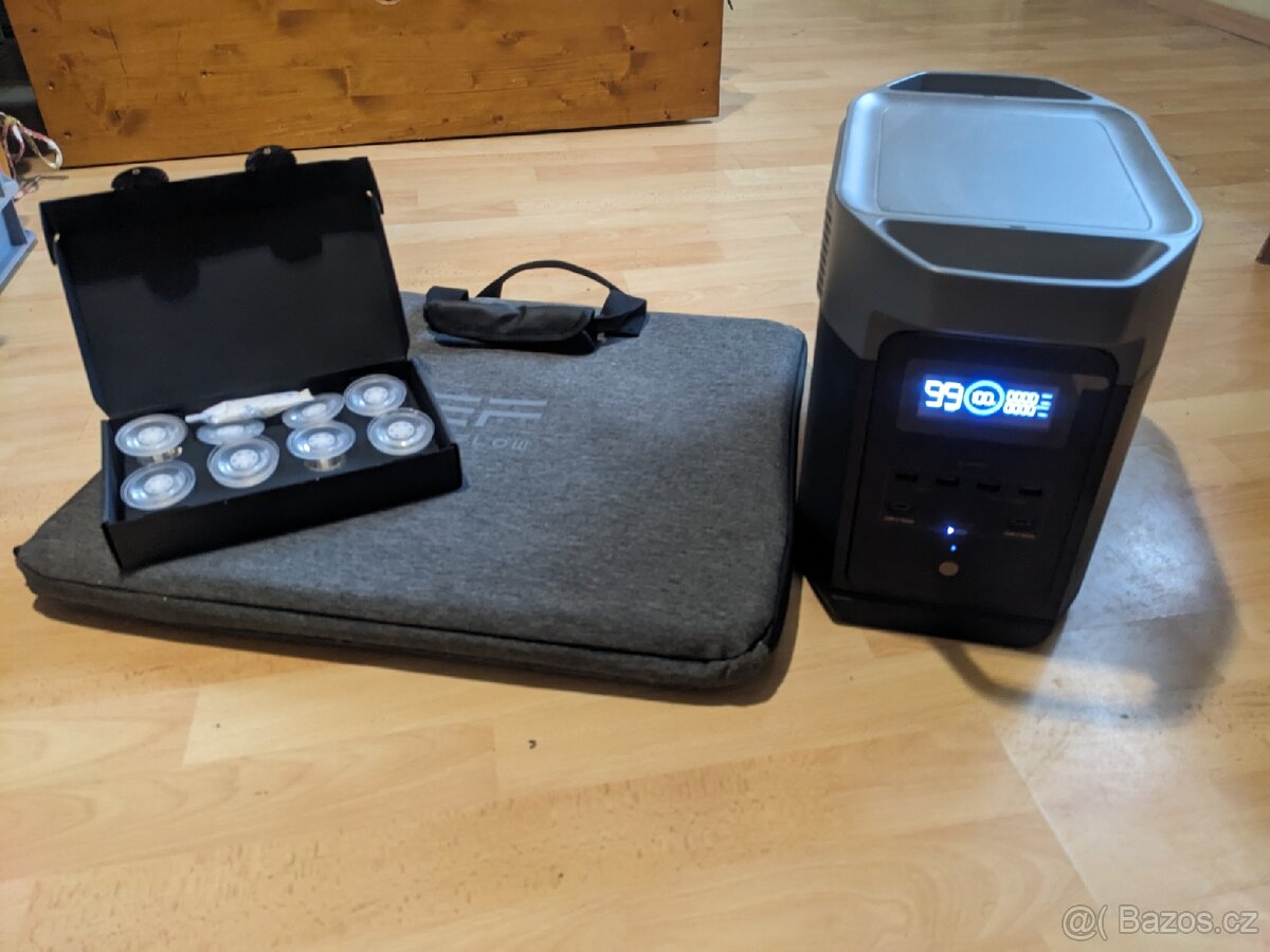 Ecoflow delta 2 včetně Solaru a úchytek na přichycení