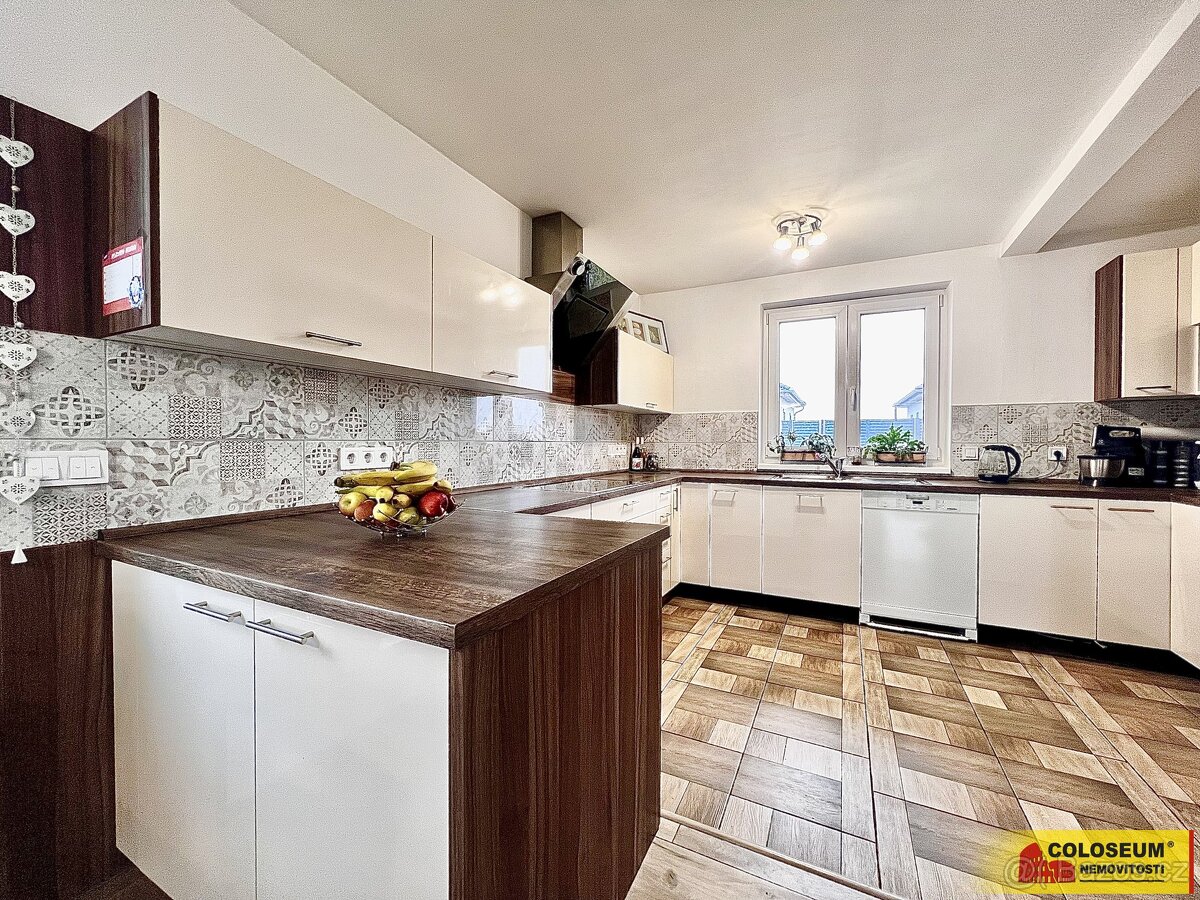 Hrušovany nad Jevišovkou, RD 4+kk, 188 m², garáž – rodinný d