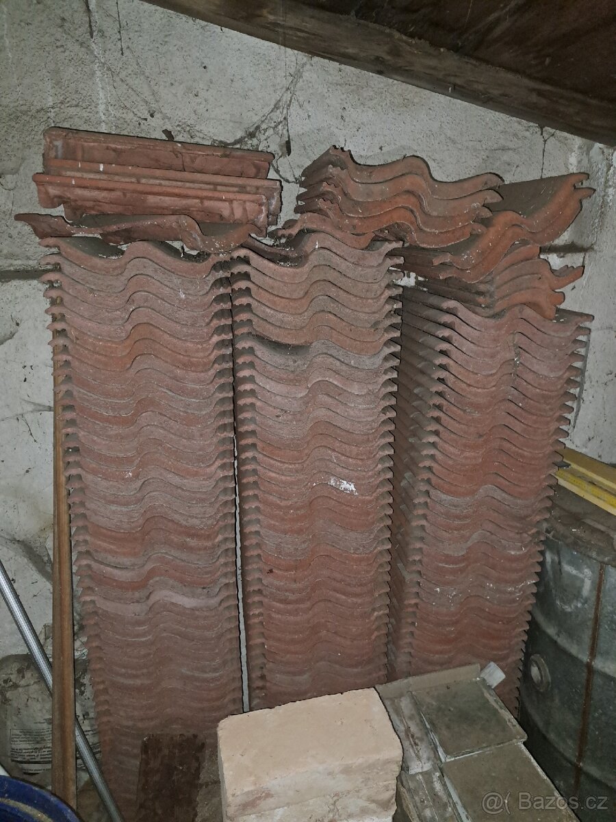 Střesní tašky BRAMAC EN 490- zachovalé cca 170ks