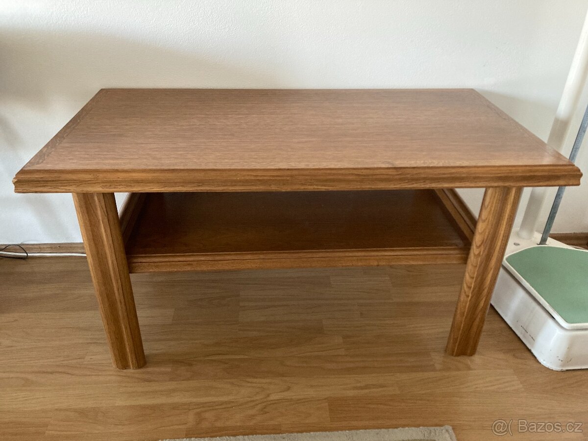 Stůl masiv