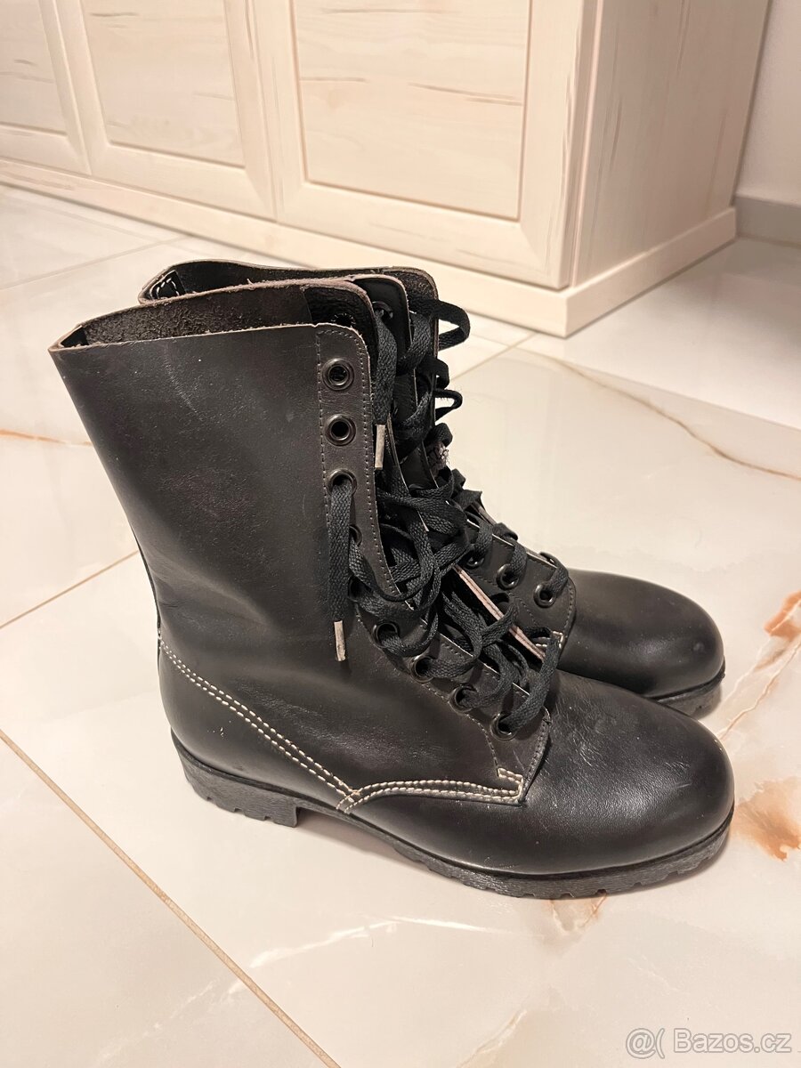 Šněrovací kanady vel.40