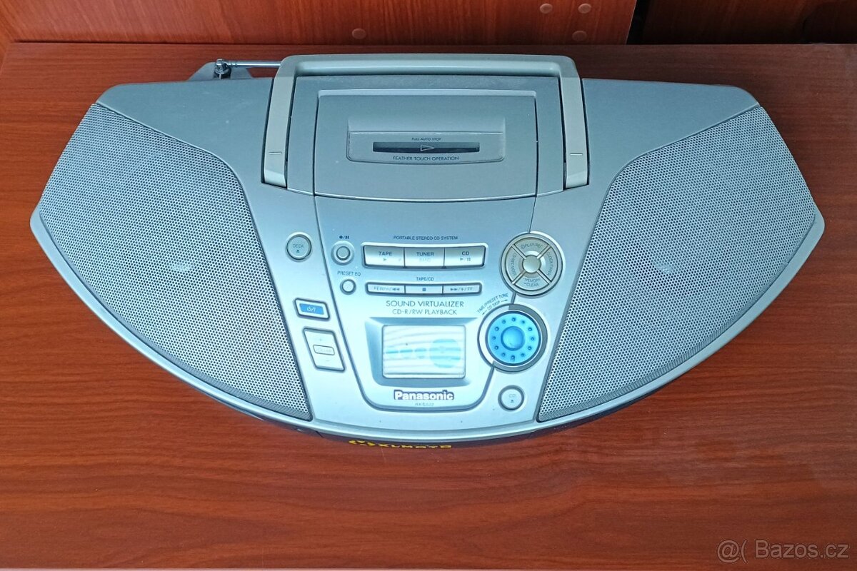 Panasonic RX-ES22 radiomagnetofon s CD