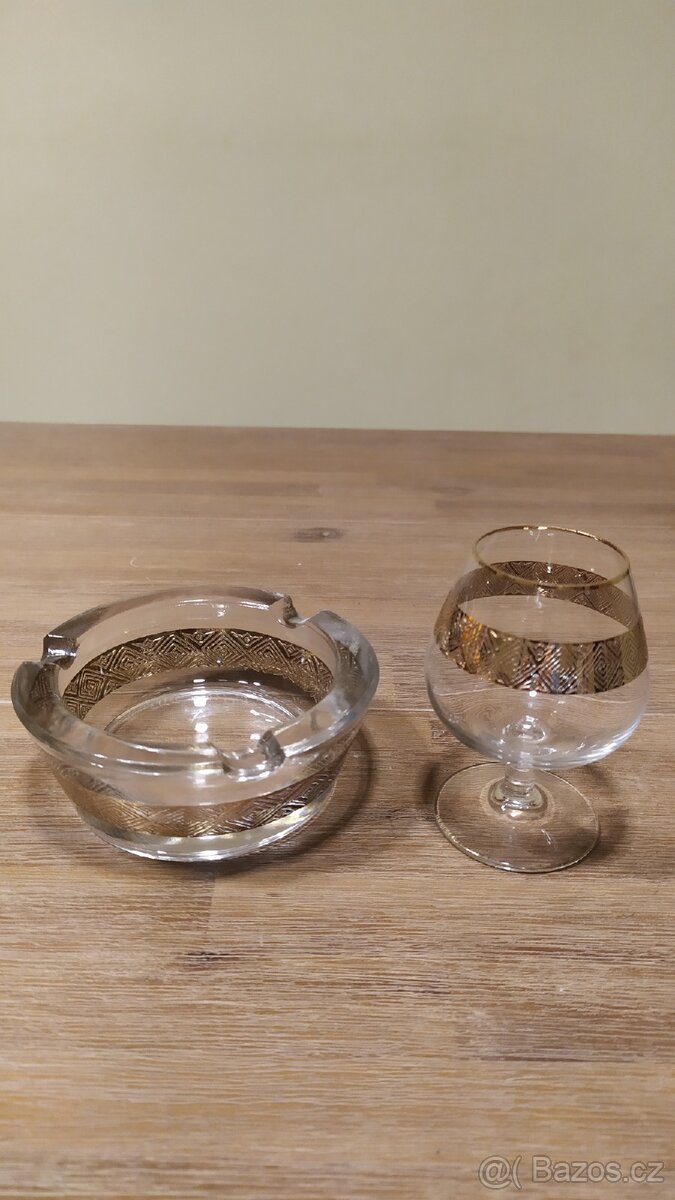 Sada popelníku s napoleonkou