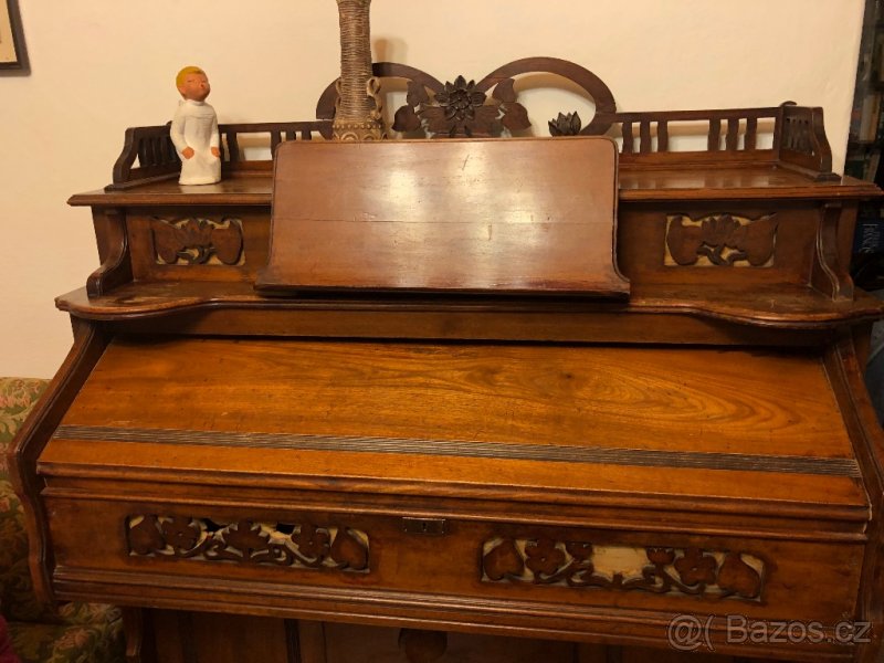 Starožitné harmonium