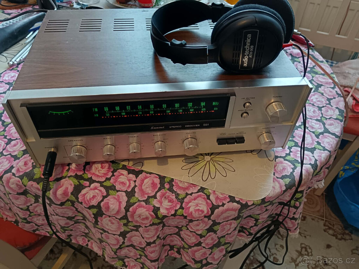 SANSUI RECIVER 551