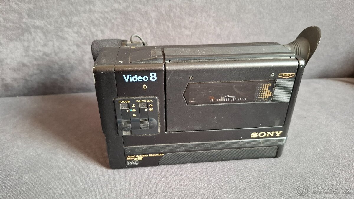 Videokamera Sony CCD-M8E